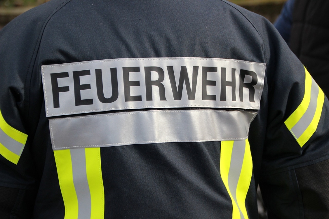 Mobile Toilettenkabine am Biendlweiher in Brand gesetzt