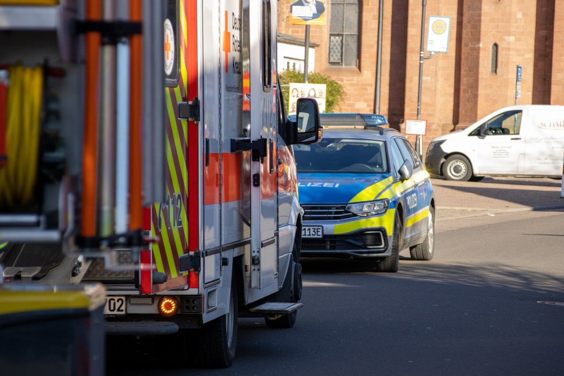 22-jährige mit Tochter im Kinderwagen wurde von Pkw erfasst 