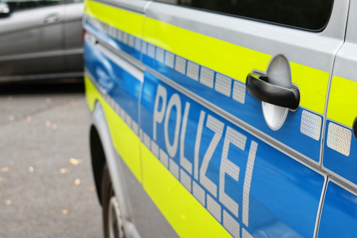 Polizei Eichstätt: Diebstahlserie aus unversperrten Autos 