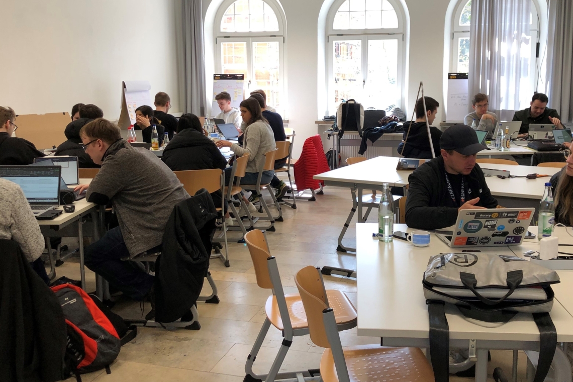 Gemeinsam digitale Ideen vorantreiben: Hackathon der Region 10 