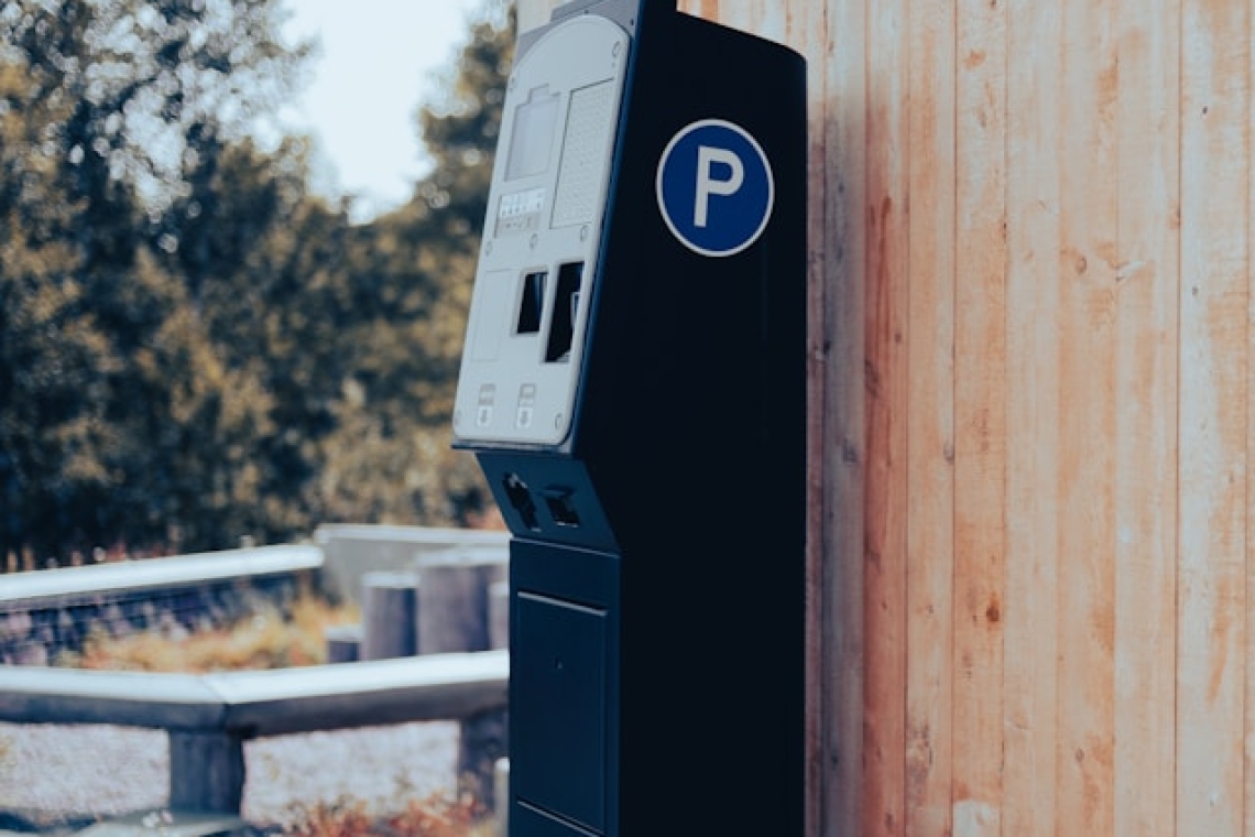 Rentner am Parkautomat abgezockt 