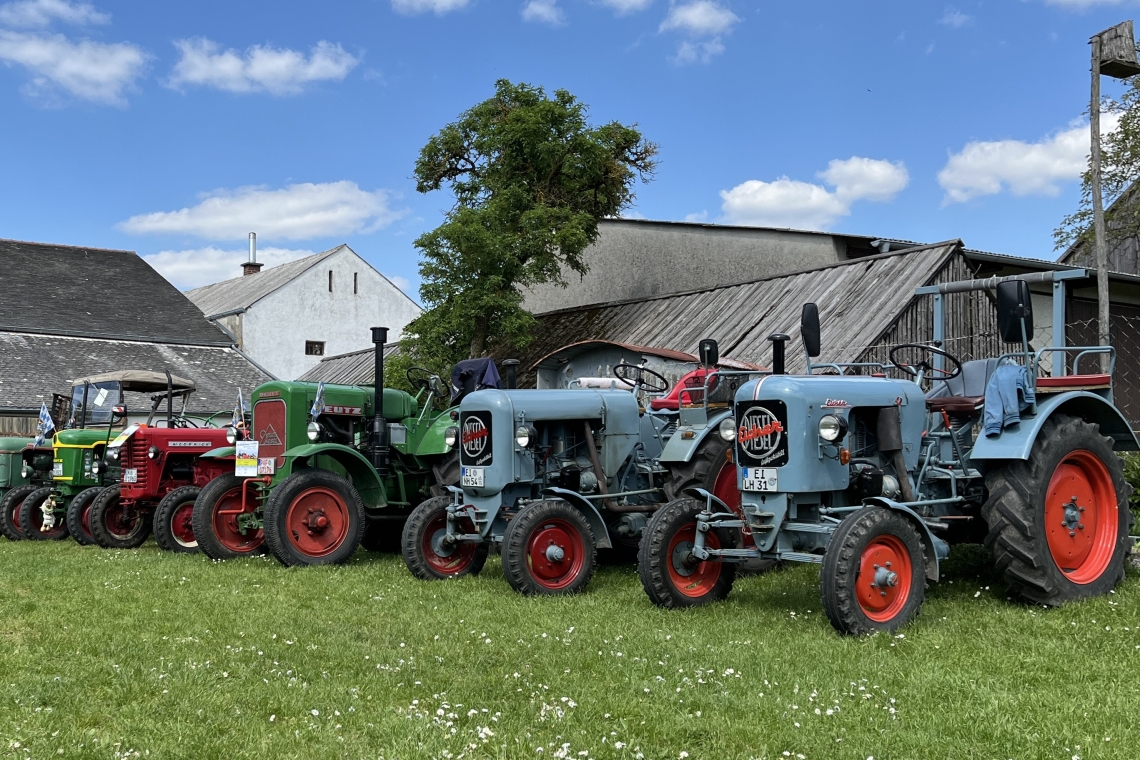 Oldtimer-Treffen beim Festwochenende im Jura-Bauernhofmuseum am 27. und 28.07.24 